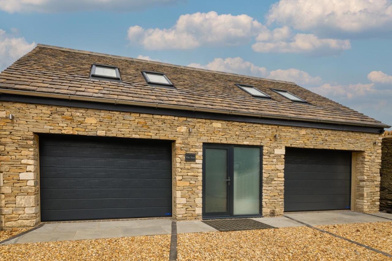 Stylish One Bedroom Cotswold Coach House Tetbury Exterior photo